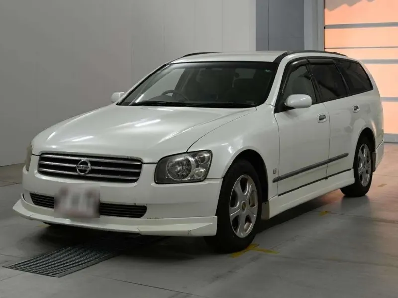 Nissan Stagea 250RX FOUR 4WD · 2001 – Außenansicht (Auktionsfoto)