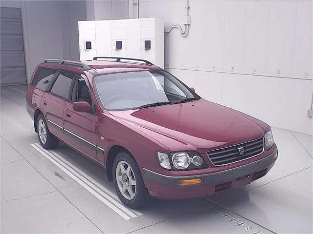 Nissan Stagea 4WD 25X FOUR · 1996 – Außenansicht (Auktionsfoto)