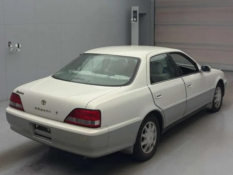 Toyota Cresta EXCEED · 1997 – Weitere Ansicht (Auktionsfoto)