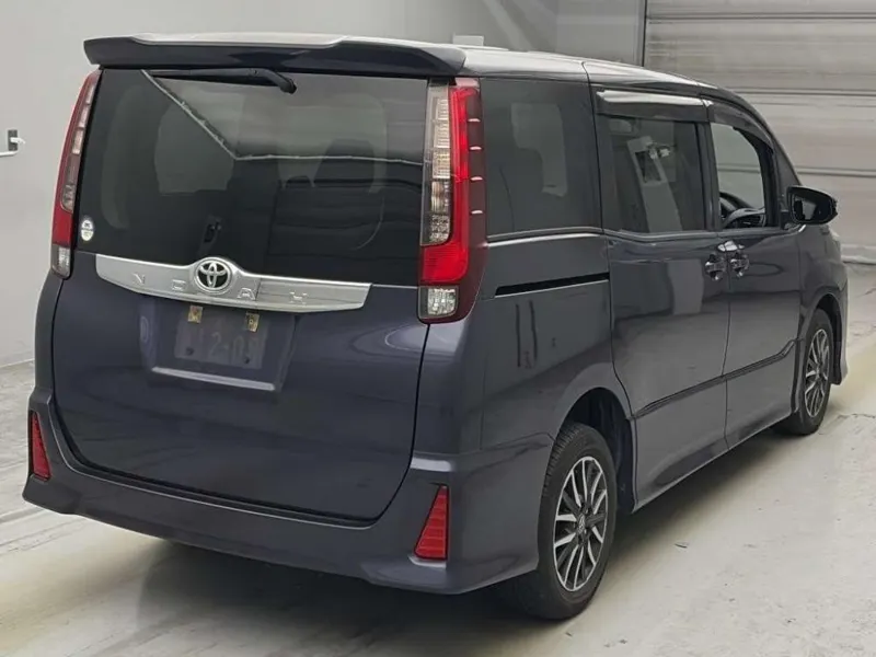 Toyota Noah Si 4WD · 2016 – Weitere Ansicht (Auktionsfoto)