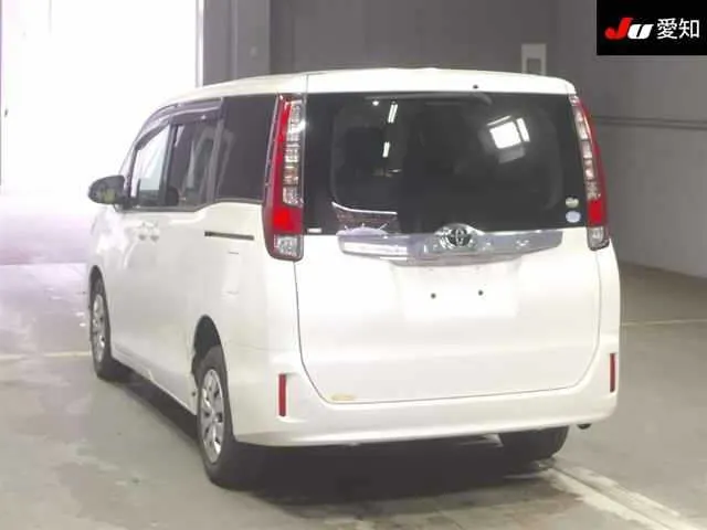 Toyota Noah XTI LIGHT PLUS 4WD · 2015 – Weitere Ansicht (Auktionsfoto)
