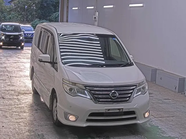 Nissan Serena HIGHWAY STAR V SELECTION +SAFETY2 · 2016 – Außenansicht (Auktionsfoto)