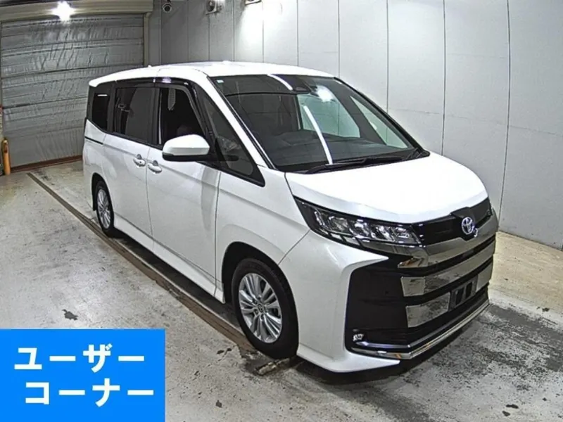 Toyota Noah HYBRID S-G · 2023 – Außenansicht (Auktionsfoto)