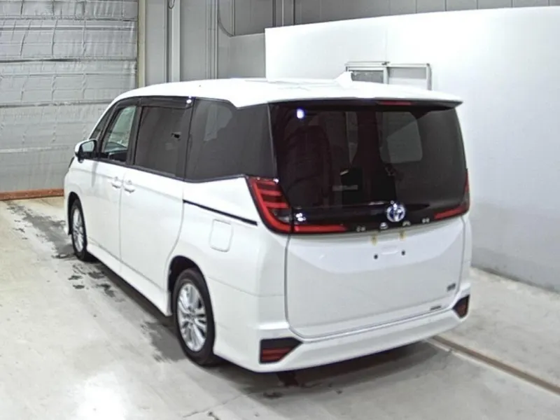 Toyota Noah HYBRID S-G · 2023 – Weitere Ansicht (Auktionsfoto)