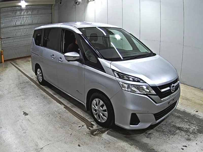Nissan Serena X V SELECTION · 2017 – Außenansicht (Auktionsfoto)