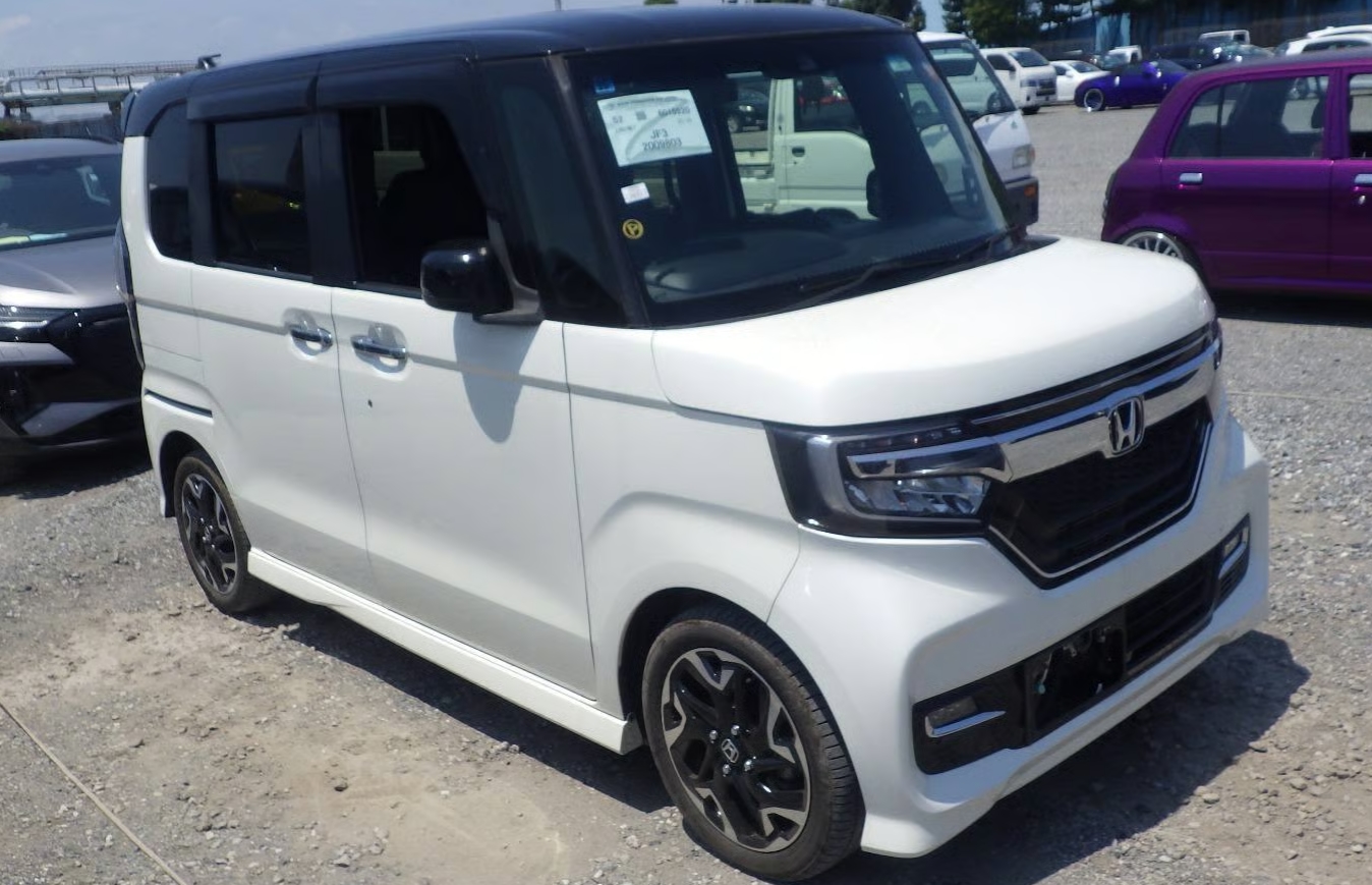 Honda N-Box Custom JF3 · Weiß