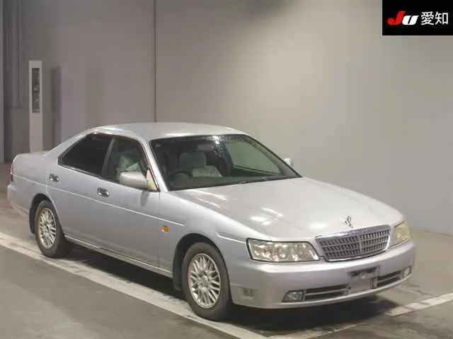 Nissan LAUREL MEDALIST NAVI EDITION 2 · 2001 – Außenansicht (Auktionsfoto)