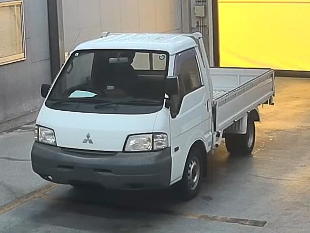 Mitsubishi DELICA WAGON FLAT DECK · 2011 – Außenansicht (Auktionsfoto)