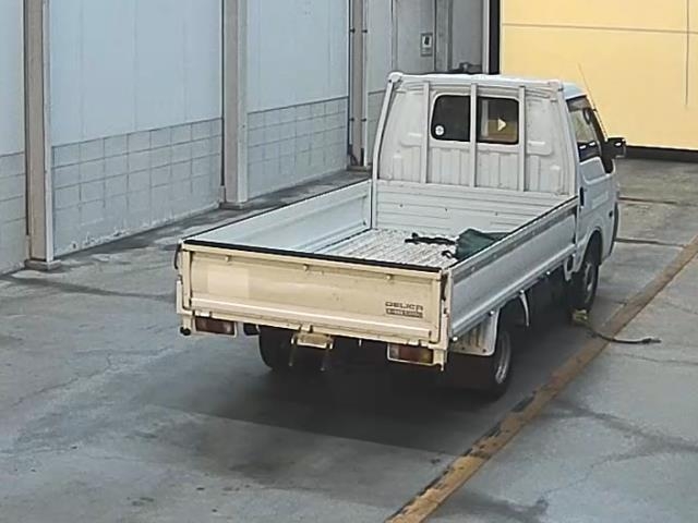 Mitsubishi DELICA WAGON FLAT DECK · 2011 – Weitere Ansicht (Auktionsfoto)