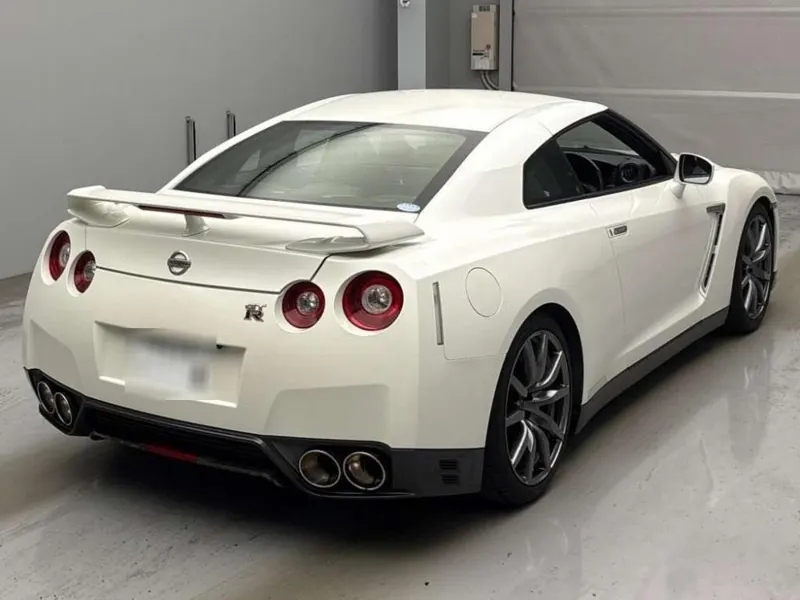 Nissan GT-R PURE EDITION 4WD · 2015 – Weitere Ansicht (Auktionsfoto)