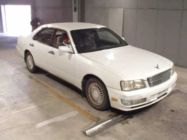 Nissan CEDRIC BROUGHAM · 1998 – Außenansicht (Auktionsfoto)