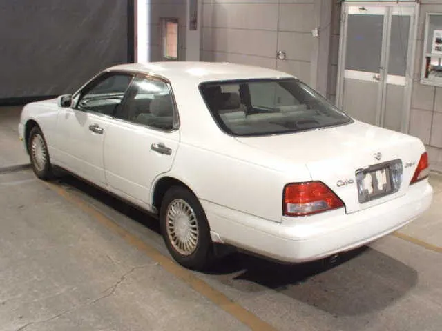 Nissan CEDRIC BROUGHAM · 1998 – Weitere Ansicht (Auktionsfoto)