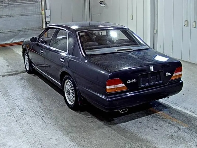 Nissan CEDRIC GRAN TURISMO · 1993 – Weitere Ansicht (Auktionsfoto)