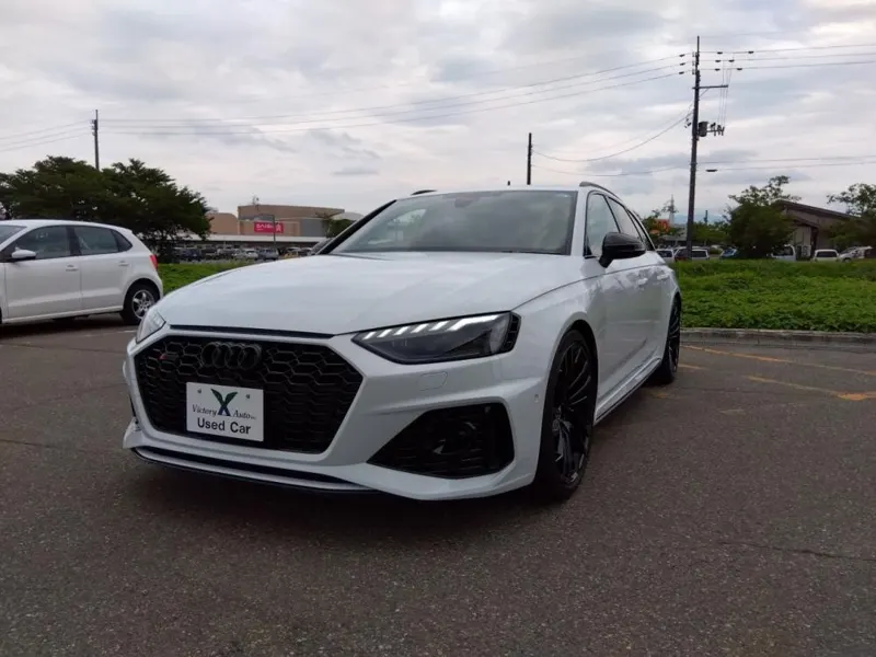 Audi RS4 AVANTE BASE GRADE · 2021 – Außenansicht (Auktionsfoto)