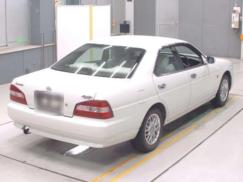Nissan LAUREL MEDALIST SELENIUM SHEAR NAVI ED · 2002 – Weitere Ansicht (Auktionsfoto)