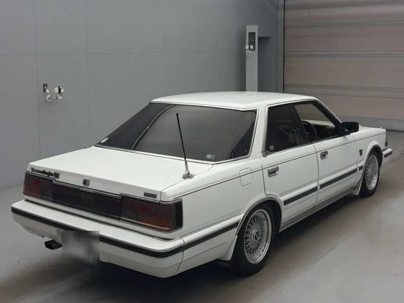 Nissan CEDRIC V-30 BROUGHAM VIP TURBO · 1985 – Weitere Ansicht (Auktionsfoto)