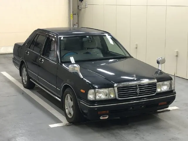 Nissan CEDRIC · 1999 – Außenansicht (Auktionsfoto)