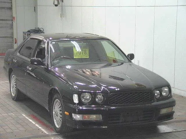 Nissan GLORIA GRAN TURISMO · 1998 – Außenansicht (Auktionsfoto)