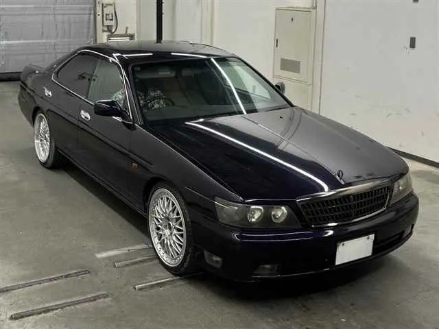 Nissan LAUREL MEDALIST SELENIUM SHEAR NAVI EDITION · 2002 – Außenansicht (Auktionsfoto)