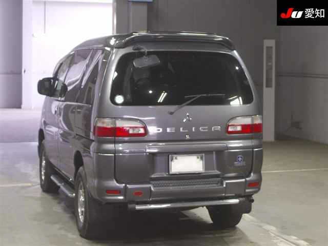 Mitsubishi DELICA SPACE GEAR CHAMONIX 4WD · 2005 – Weitere Ansicht (Auktionsfoto)