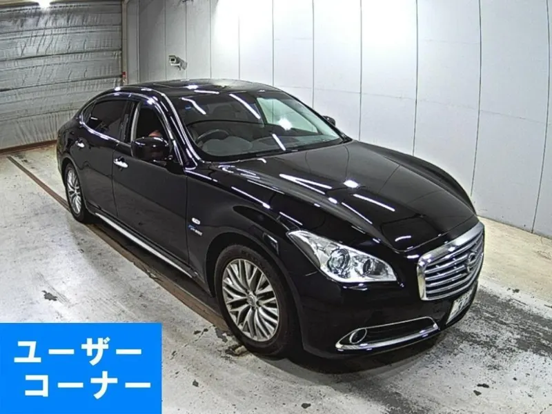 Nissan CIMA HYBRID VIP · 2012 – Außenansicht (Auktionsfoto)