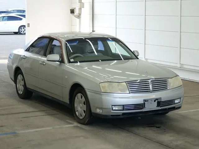 Nissan CEDRIC 250L NAVI EDITION · 2002 – Außenansicht (Auktionsfoto)
