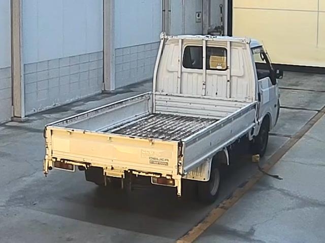 Mitsubishi DELICA WAGON FLAT DECK · 2006 – Weitere Ansicht (Auktionsfoto)