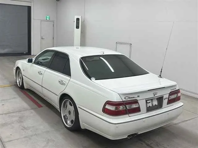 Nissan CIMA 41L · 1997 – Weitere Ansicht (Auktionsfoto)