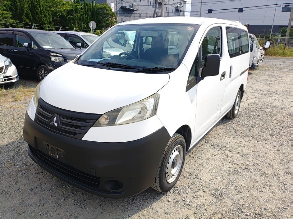 Mitsubishi DELICA WAGON 2WD · 2019 – Außenansicht (Auktionsfoto)