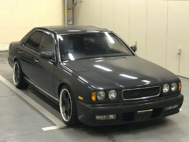 Nissan GLORIA GRAN TURISMO SV · 1992 – Außenansicht (Auktionsfoto)