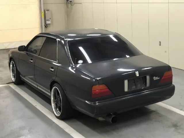 Nissan GLORIA GRAN TURISMO SV · 1992 – Weitere Ansicht (Auktionsfoto)