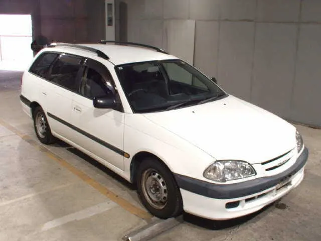 Toyota CALDINA · 1999 – Außenansicht (Auktionsfoto)