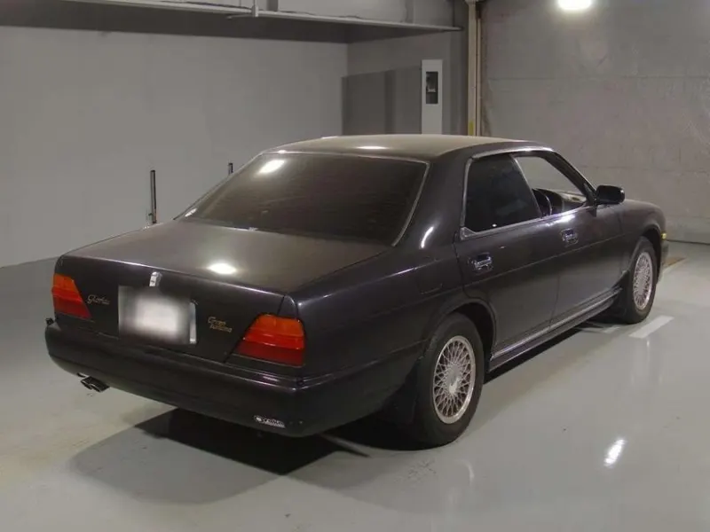 Nissan GLORIA GRAN TOURISMO ARTE MA TURBO · 1992 – Weitere Ansicht (Auktionsfoto)