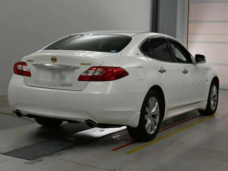 Nissan FUGA 370GT · 2010 – Weitere Ansicht (Auktionsfoto)