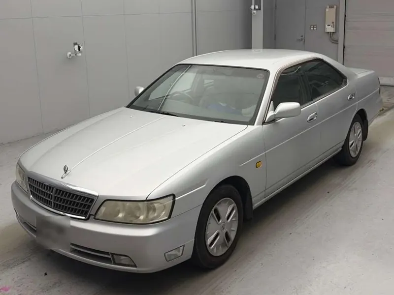 Nissan LAUREL · 1999 – Außenansicht (Auktionsfoto)