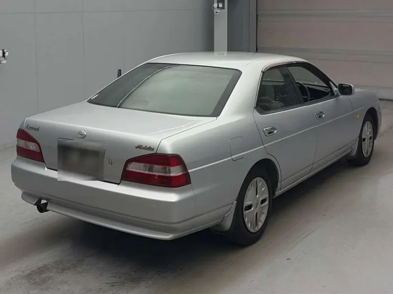 Nissan LAUREL · 1999 – Weitere Ansicht (Auktionsfoto)