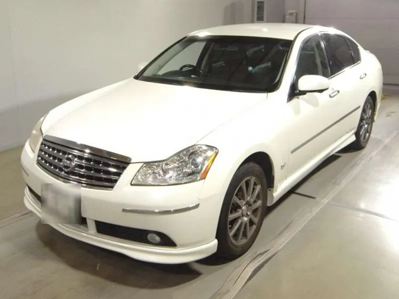 Nissan FUGA 350GT FOUR 4WD · 2004 – Außenansicht (Auktionsfoto)