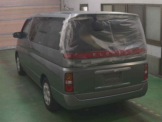 Nissan ELGRAND 4WD 2.5V · 2005 – Weitere Ansicht (Auktionsfoto)