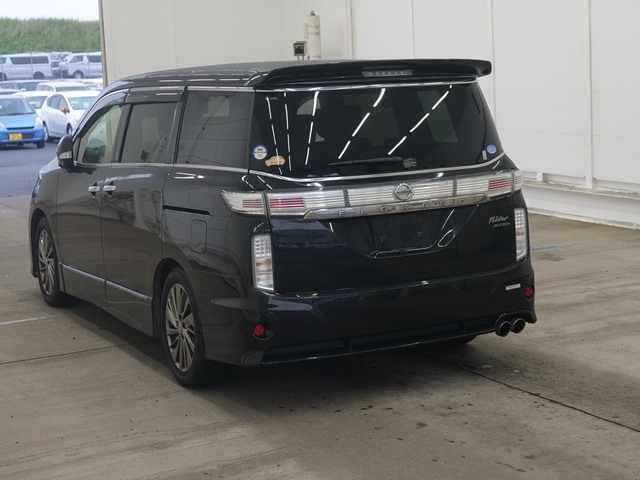 Nissan ELGRAND RIDER BLACK LINE · 2019 – Weitere Ansicht (Auktionsfoto)