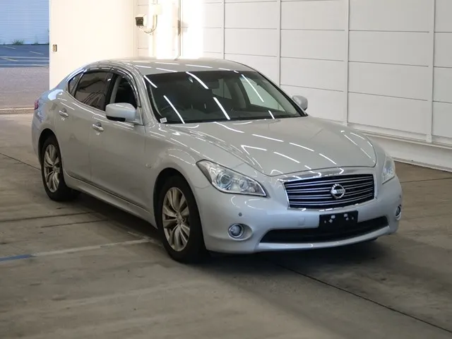 Nissan FUGA 370GT · 2013 – Außenansicht (Auktionsfoto)