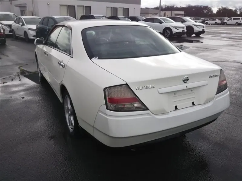 Nissan GLORIA GLISMO300SV · 2003 – Weitere Ansicht (Auktionsfoto)