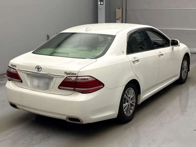 Toyota CROWN 2.5 ROYAL SALOON PREMIUM MED · 2012 – Weitere Ansicht (Auktionsfoto)