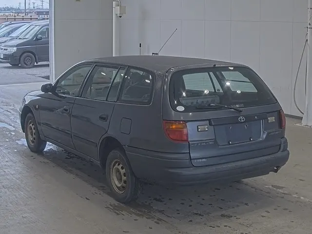Toyota CALDINA VAN · 1996 – Weitere Ansicht (Auktionsfoto)