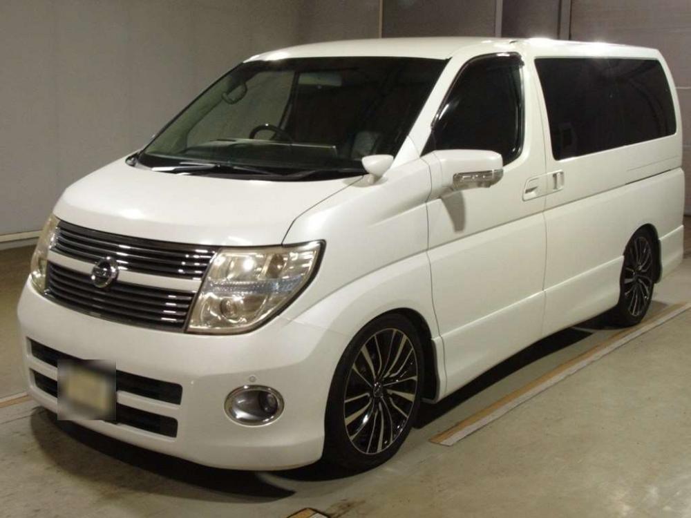 Nissan ELGRAND 250 HIGHWAY S BLACK LEATHER ED · 2008 – Außenansicht (Auktionsfoto)