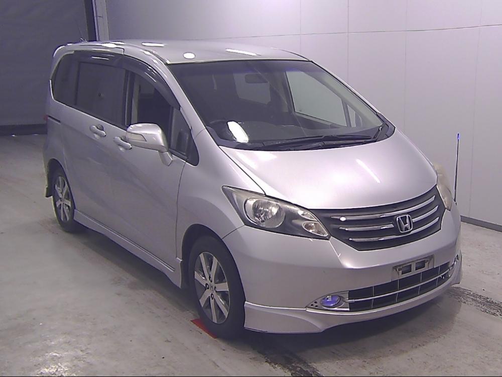 Honda FREED G AERO JUST SELECTION 7 PERSON · 2009 – Außenansicht (Auktionsfoto)