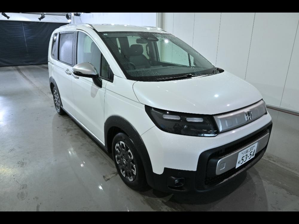 Honda FREED CROSS MANY -5 PERSON · 2025 – Außenansicht (Auktionsfoto)