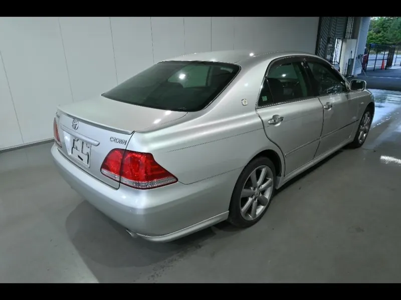 Toyota CROWN 2.5 ATHLETE · 2004 – Weitere Ansicht (Auktionsfoto)