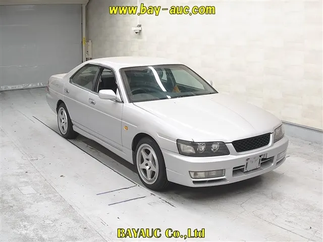 Nissan LAUREL 25 CLUB S · 1999 – Außenansicht (Auktionsfoto)