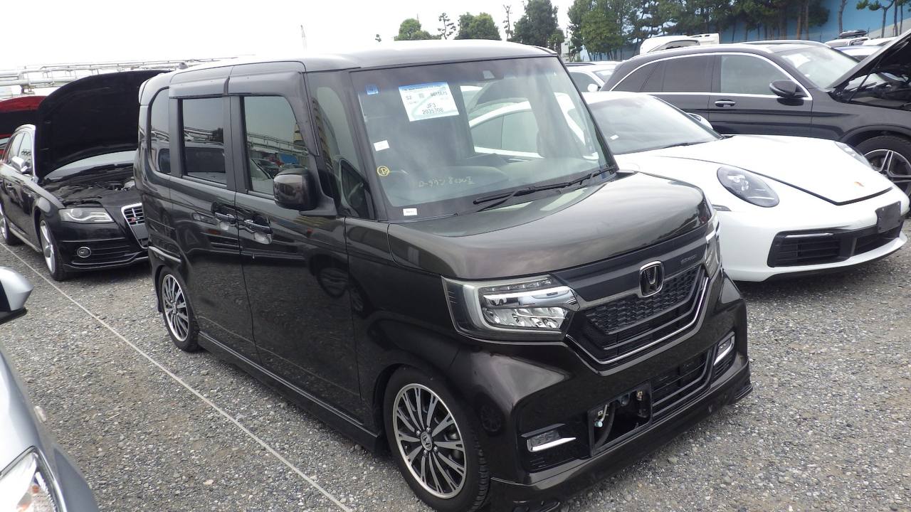 Honda N Box Custom Turbo schwarz